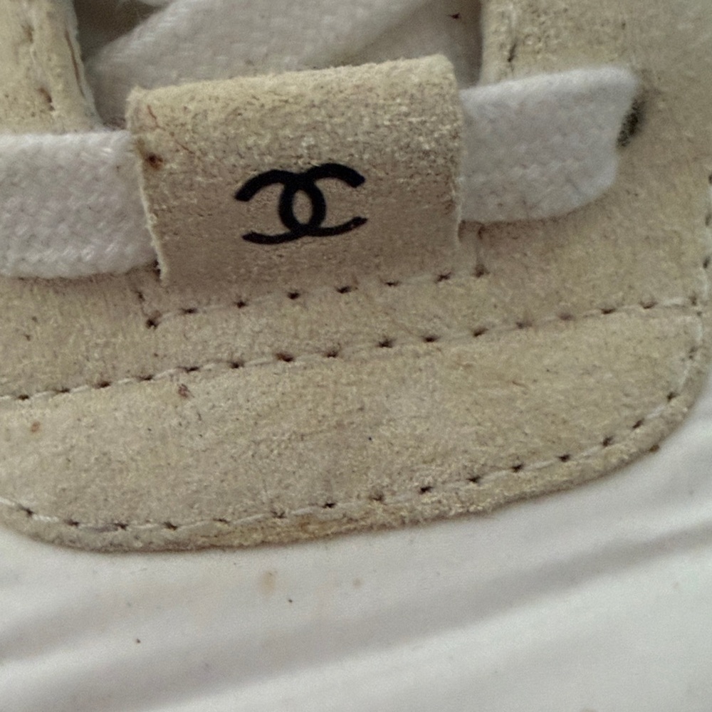 CHANEL Ivory and Beige Sneakers - Picture 2 of 10